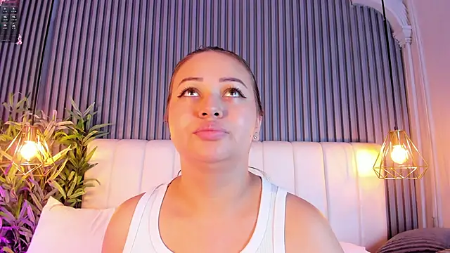 AnaisClark webcam