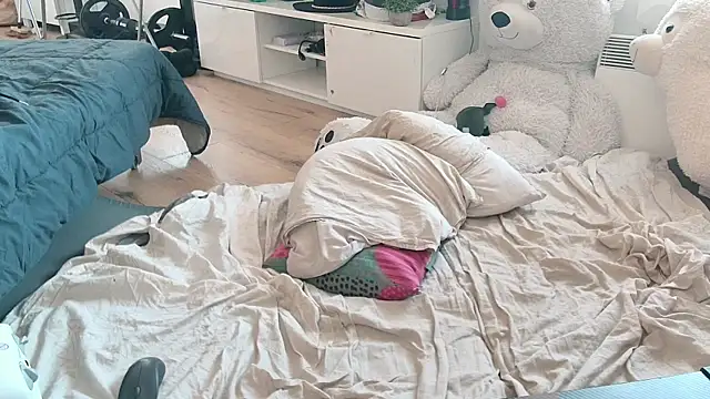 CeriseLapine webcam