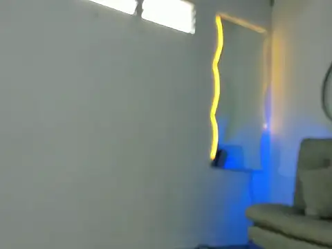 ArohomLester_ webcam