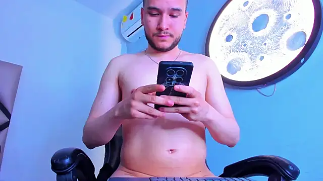 mike_257 webcam