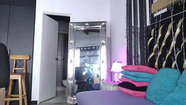 mailyn_gold webcam