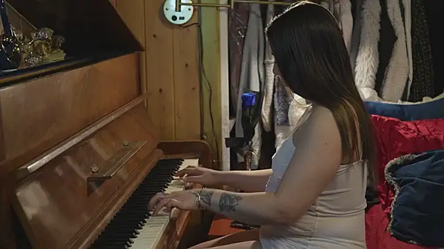 VanessaDoyle webcam