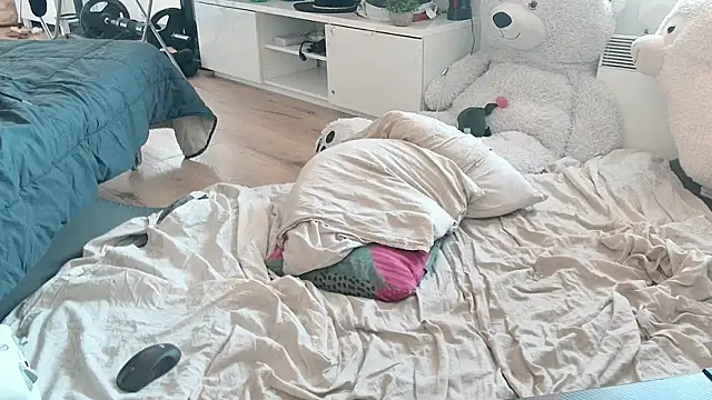 CeriseLapine webcam
