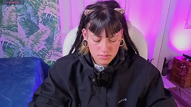 _sharlotte777 webcam