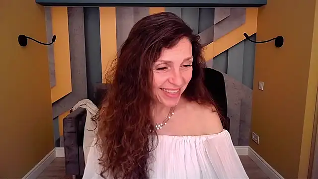 EllaLong webcam