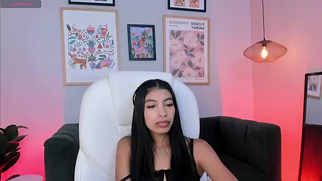 Tiffany_Low webcam