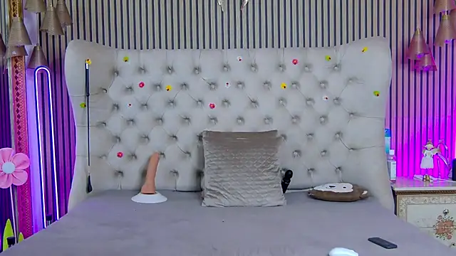 PlayfulShow webcam