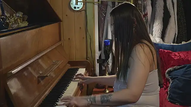VanessaDoyle webcam