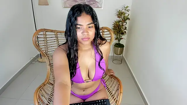 Mindy_Claker webcam