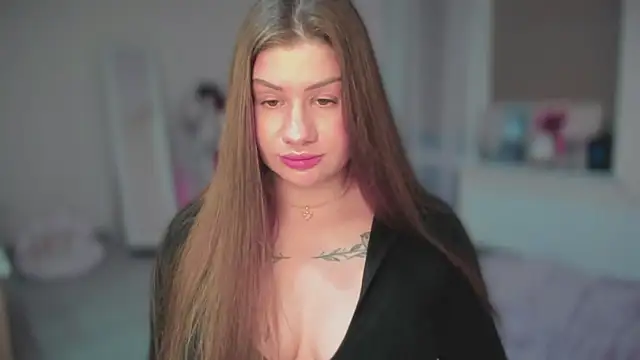 JuicyHelenX webcam