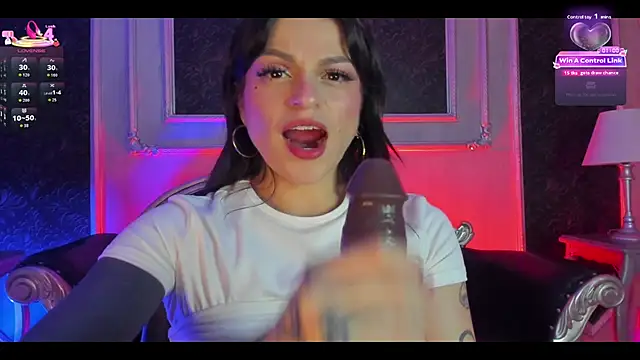 MeganDraco_ webcam