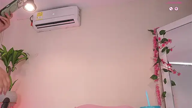 mili_moon_ webcam