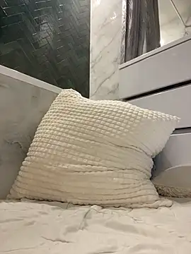 Kitty_Kisss webcam