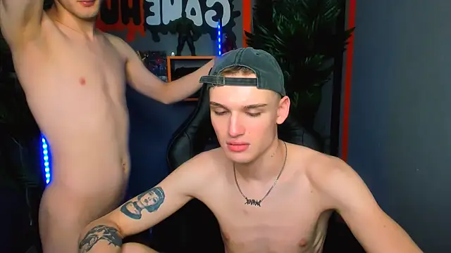 Lucas_Moran webcam
