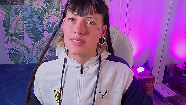 _sharlotte777 webcam