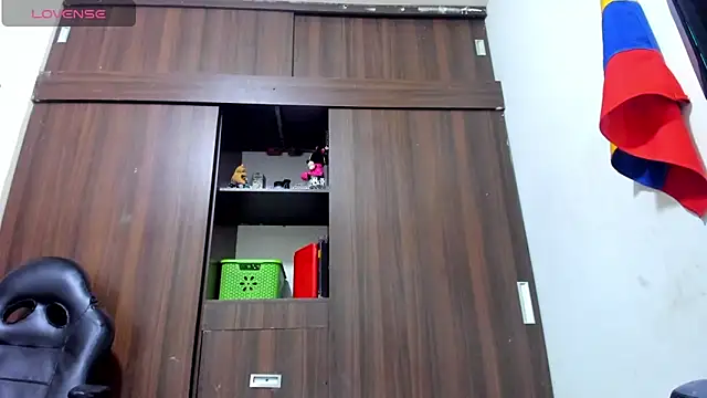 miss_bigcockts webcam
