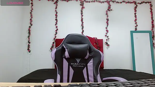 ariana1609 - Ariana1609's free webcam
