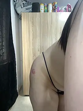 Briana_Hottt webcam