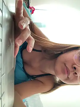 Sexy_emily_outdoors webcam