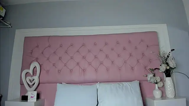 SarahDoll__ webcam