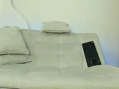 ArohomLester_ webcam