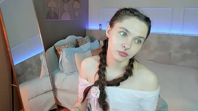 ChloeSunny webcam