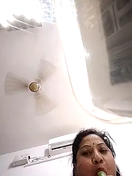 Cute-Janvi20 webcam