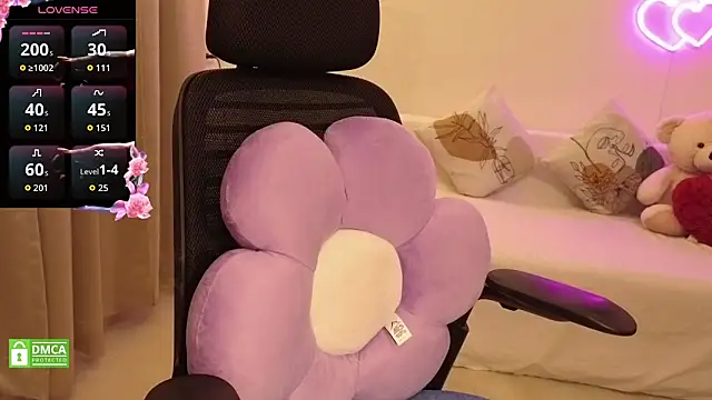 MISS_MYRA webcam
