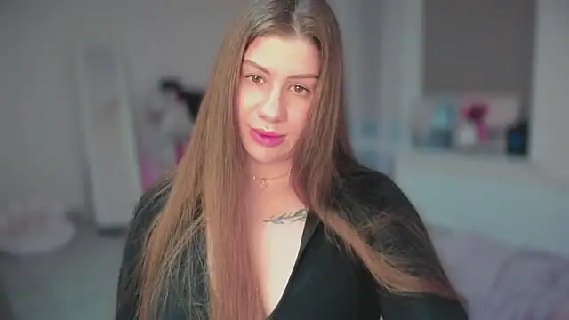JuicyHelenX webcam