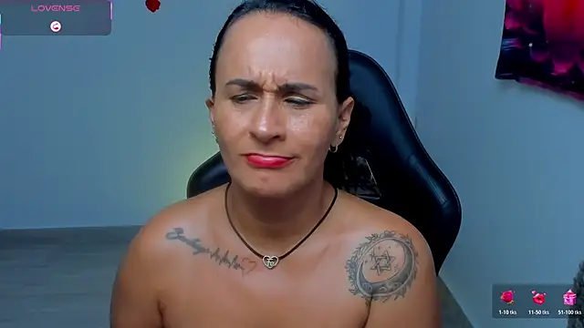 Sara_Charmy webcam