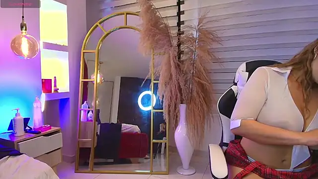 NahomiRoss webcam