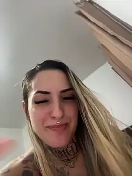 hotskinny1 webcam