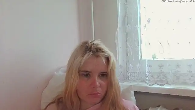 HornyElena webcam