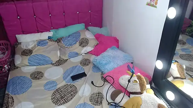 kiara_milf_ webcam