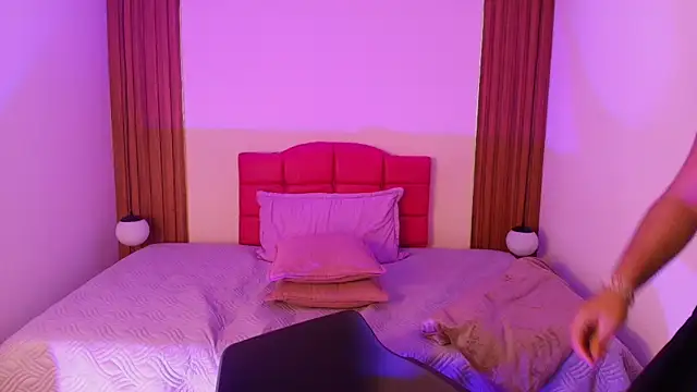 IvonneRoss_ webcam