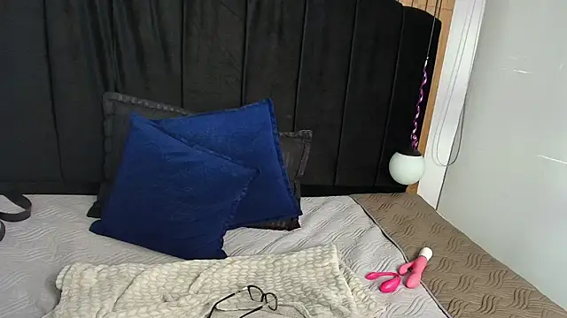 LiaMonroee_ webcam