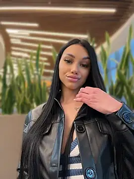 ilariea_girl (F teen) - I fuck the dildo in the public toilet