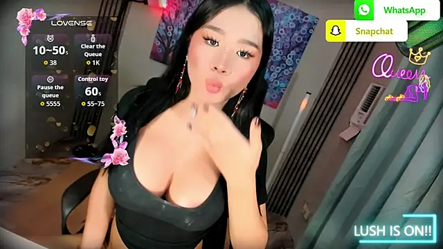 xBigSurpriseLorainex webcam