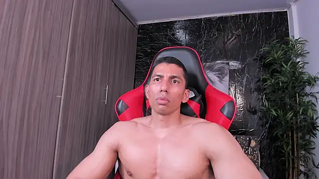 Erik_castle webcam