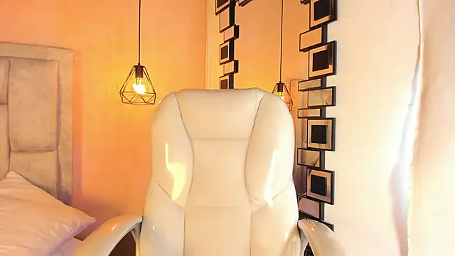 Luna_honey9 webcam