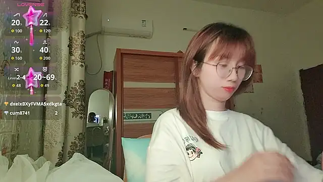 Lili_666 webcam