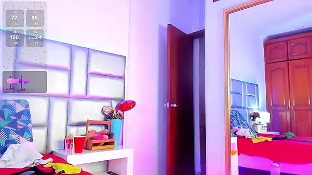 LovelyNickii webcam