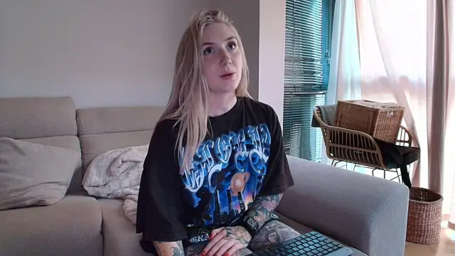 tattoobbgirl webcam