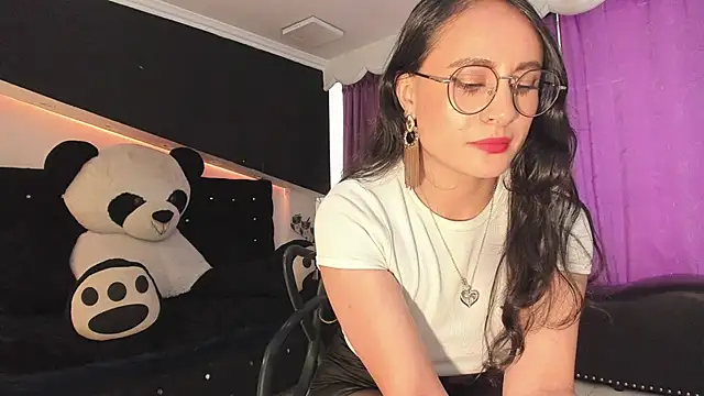 Coral_Gibson webcam