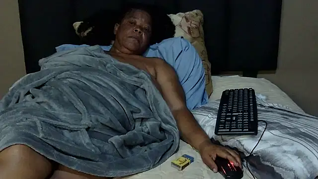 bigsexymama2 webcam