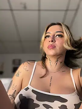 CarolQueen1_ webcam