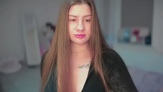 JuicyHelenX webcam