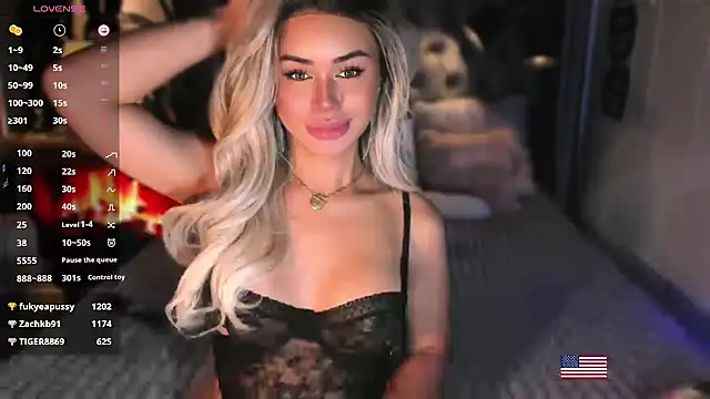 ZyraGoddes live sex cam