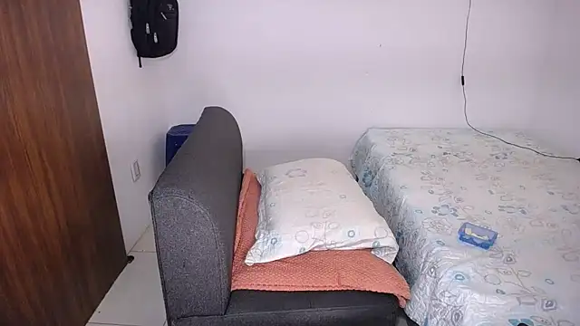 yselahot webcam