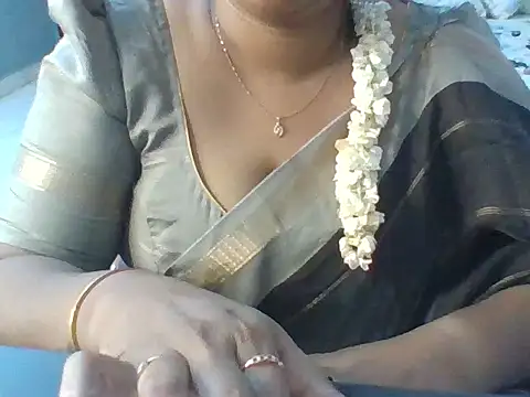 Lucky_Meenu webcam